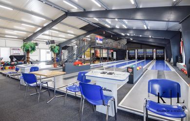 OSEM DRÁHOVÁ HALA BOWLINGU A KOLKÁRNE - NOVOSTAVBA, TRENČÍN