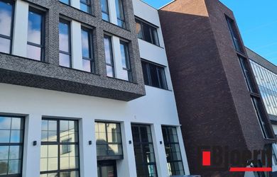 Galvániho - Prenájom 480 m2 lukratívnych kancelárskych/ obchodných priestorov v polyfunkčnom areáli s parkovaním