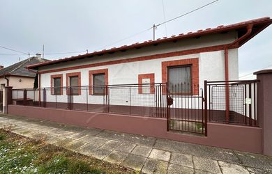 Znížená cena ! Priestranný rodinný dom v Kolárove – ideálne bývanie aj investícia v jednom
