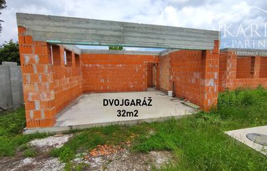 Rodinný dom rozostavaný, len 7km od Nových Zámkov