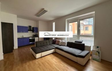 Ponúkame na predaj 3 izb. byt 93 m2 + terasa 25 m2 na Mickiewiczovej ulici
