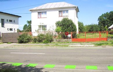 Veľký slnečný investičný pozemok s rodinným domom – Michalovce, Stráňany