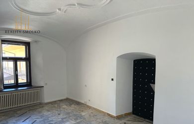 Exkluzívny prenájom kancelárskeho priestoru – historická budova, Hlavná ulica, Prešov