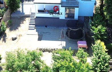 ! ! ! ! ZĽAVA 5000€! ! ! !NOVOZREKONŠTRUOVANÁ POSCHODOVÁ CHATA – MEDVEDIA HORA, ZEMPLÍNSKA ŠÍRAVA