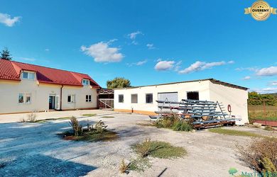 Na prenájom Areál stavebnín, Novosad 1529 m2