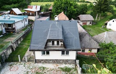 Veľký pekný dom v malebnej obci Nová Lehota na predaj