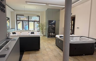 Na prenájom obchodný priestor 160m2 - Voľný Ihned