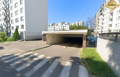 NA PREDAJ garážové státie v komplexe garáži Ondavská, Zimný štadión