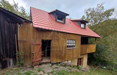 Dom / chata / drevenica vhodná na oddych, turistiku a športovanie v Kolároviciach pri Bytči na predaj