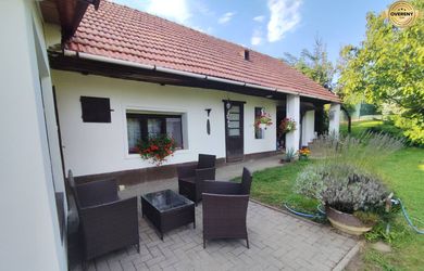 Ponúkame na predaj vidiecky domček - Jasová