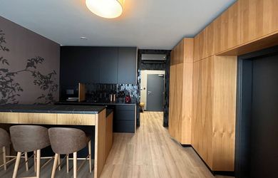 NA PRENÁJOM MODERNÝ, LUXUSNÝ, KOMPLETNE ZARIADENÝ 3 IZBOVÝ BYT/APARTMÁN, Košice Sever