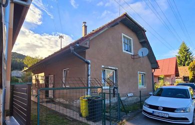 Rodinný dom  s krásnym veľkým pozemkom Slovenské Pravno