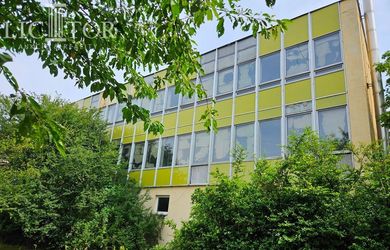 Administratívna budova súp. č. 10100 na ul. Rybničná, obec Bratislava - Vajnory, okres Bratislava III.