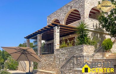 Na predaj ZREKONŠTRUOVANÁ KAMENNÁ VILA /200 m²/ Dalmátsko, Korčula