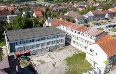 REZERVOVANÉ -Investičná príležitosť – polyfunkčná budova v centre Nitrianskeho Pravna