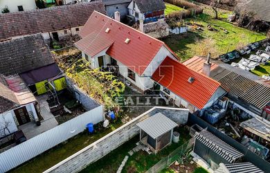 Dom v Maduniciach s veľkým pozemkom a rekonštrukciou – príležitosť, aká sa neobjavuje často