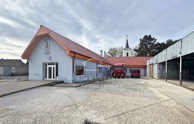 Predajný areál s množstvom skladových priestorov -  Nova Stráž
