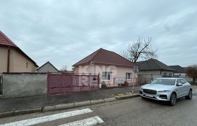 NA PREDAJ RODINNÝ DOM ÚĽANY NAD ŽITAVOU