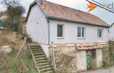 Rodinný dom s letnou kuchynkou - Šahy