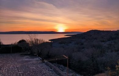 Kod 5693 ° Cesarica, stavebný pozemok 435m2, 140 m od mora