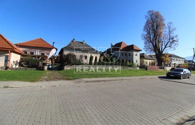 NA PREDAJ - DVA IDENTICKÉ DOMČEKY / APARTMÁNY NA LIPTOVE
