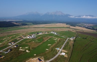 HOUSE & WEBER I POZEMOK Malý Slavkov - Golfová 854 m² | VÝHĽAD na TATRY, projekt, PRIPRAVENÝ na STAVBU, ideálny na BÝVANIE, rekreáciu aj INVESTÍCIU