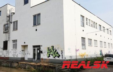 Na prenajom 300m2 na hlavnej ulici