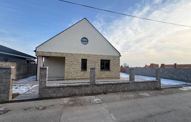 AR - Pripravujeme na predaj 4-izbový rodinný dom Janíky