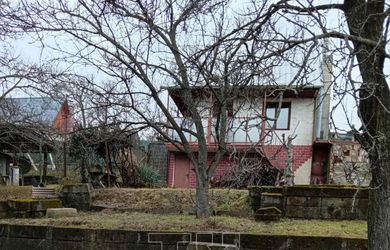 Na predaj záhradná chatka s pozemkom 366m2