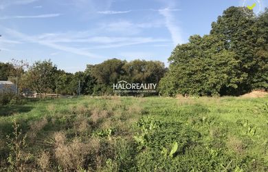 HALO reality - Predaj, pozemok pre rodinný dom   660 m2 Budmerice, s právoplatným úz. rozhodnutím - EXKLUZÍVNE HALO REALITY