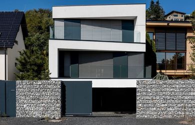 PREDAJ| Exkluzívna 5i vila s vyhrievaným bazénom a dizajnovou záhradou