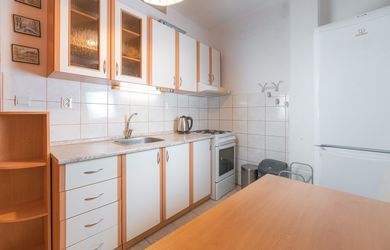 2-izbový čiastočne rekonštruovaný tehlový byt, 28. októbra