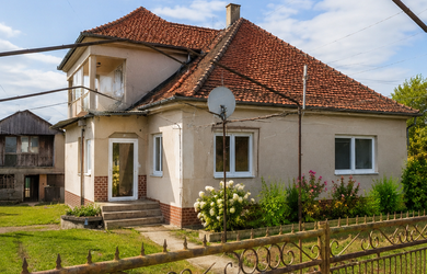 Na predaj priestranný rodinný dom s veľkým pozemkom a druhou stavbou - Cabaj Čápor - Pereš
