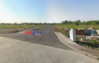 Pozemok na výstavbu rodinného domu, Ivánka pri Dunaji, lokalita Dombale I - 691 m2, siete vybudované