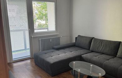 Na prenájom zariaď 2 izbový byt balkón ul. Scherera Piešťany