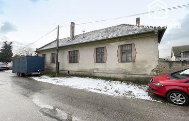Na prenájom rodinný dom na 2174 m² pozemku v obci Nový Život