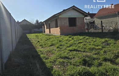 Na predaj pozemok 901 m2, Vojka na d Dunajom
