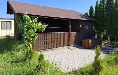 NA PREDAJ - rekreačná chatka, v areáli kempingu Nitrianske Rudno, okr. Prievidza