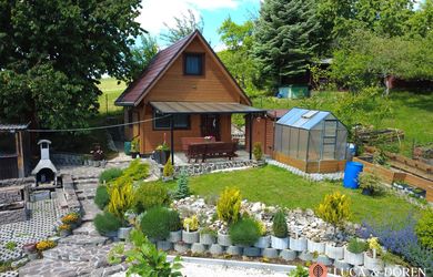 Na predaj | Romantická chata | Lednické Rovne | 54 m² | Na pozemku 459 m² s nádherným výhľadom