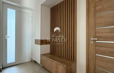 Reality KOMPLEX s.r.o Vám ponúka na predaj rodinnỳ dom