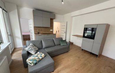 3-izbový kompletne zrekonštruovaný byt vo vyhľadávanej lokalite Bratislava – Nové Mesto, časť Vinohrady, na ulici Jahodová.