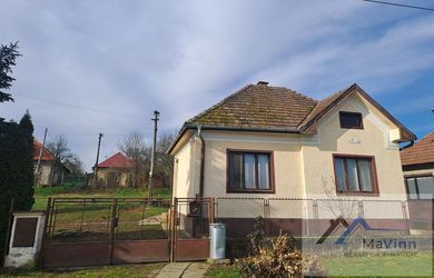 PREDAJ dom s pozemkom 855m² Pečeňany