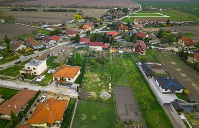 Stavebný pozemok s projektom a povolením v obci Horná Potôň