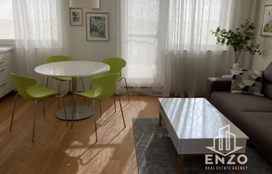 Prenájom menšieho 3 izbového bytu s terasou, Banšelova ulica