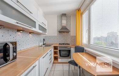REZERVOVANÉ - Ponúkame Vám na predaj vkusný 2-izbový byt nachádzajúci sa vo vyhľadávanej lokalite Košice – Nad Jazerom, na Gagarinovom námestí.