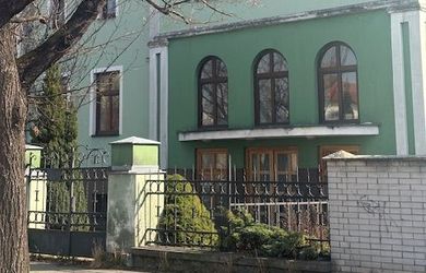Štvorpodlažná polyfunkčná budova situovaná v Centre mesta Skalica "Objekt SOKOLOVŇA"