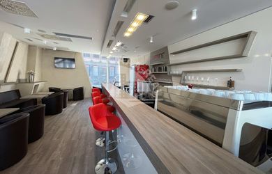 Kaviareň v centre Banskej Bystrice na prenájom (30 % zľava na prvých 6 mesiacov)