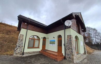 Dražba objektov na spracovanie ovocia a pozemkov v Brezne