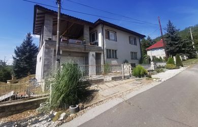 Dražba rodinného domu a pozemkov v obci Kiarov