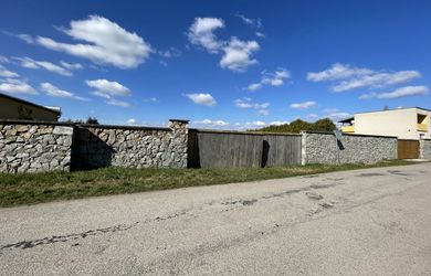 Stavebný pozemok 2178 m2 Veľké Ripňany